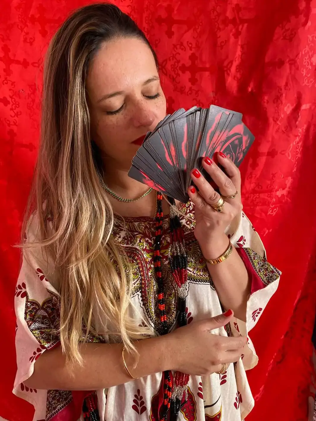 Espírita Carina trabalhando
